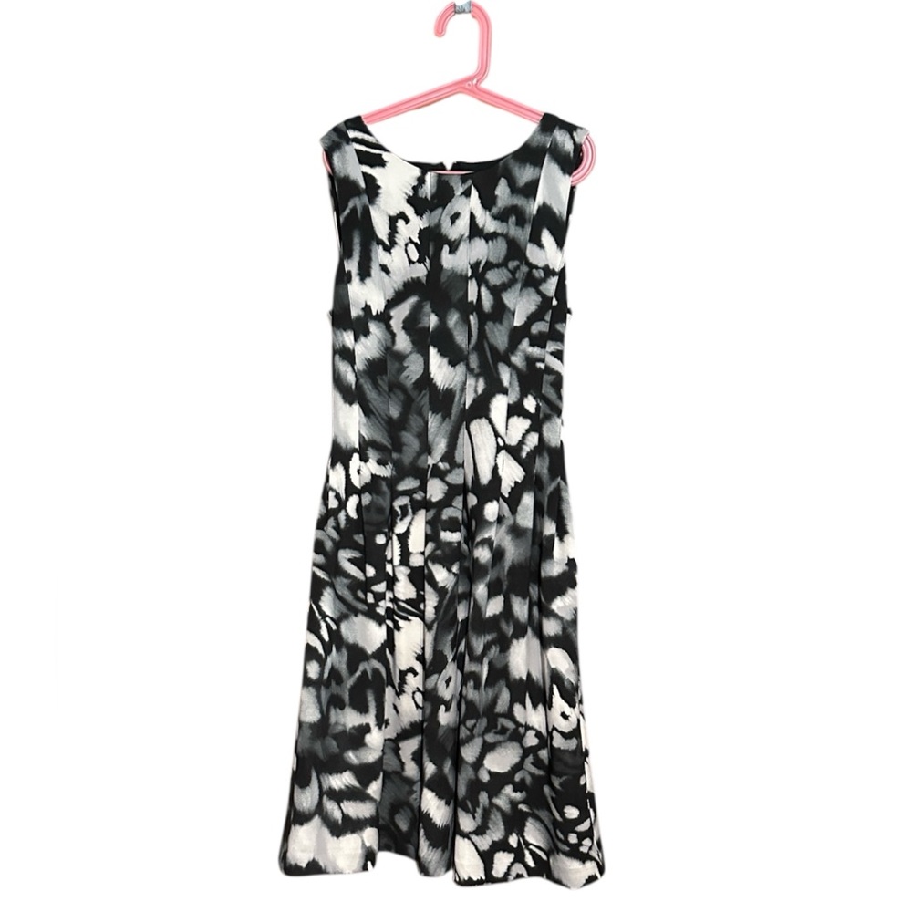 Calvin Klein Black and White Patterned pleated A-Line Sleeveless Dress